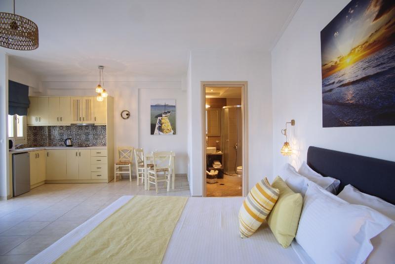 Aelia Apartments & Suites Ливадия-Астипалея Экстерьер фото